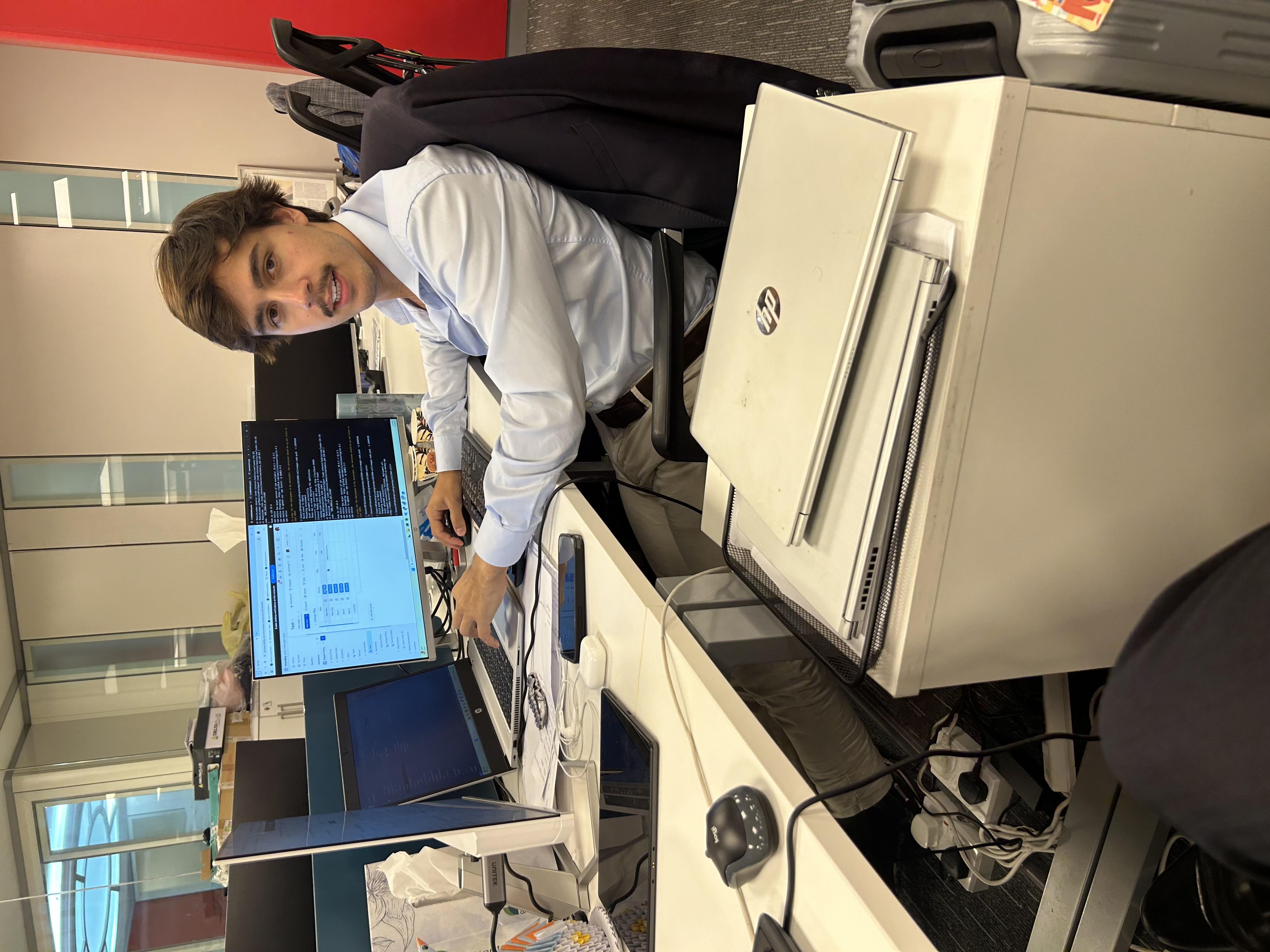 Behind the scenes 32